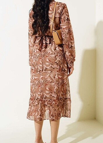 Dalga Desenli Bej Kahve Vizon midi Şifon şık elbise - Görsel 3