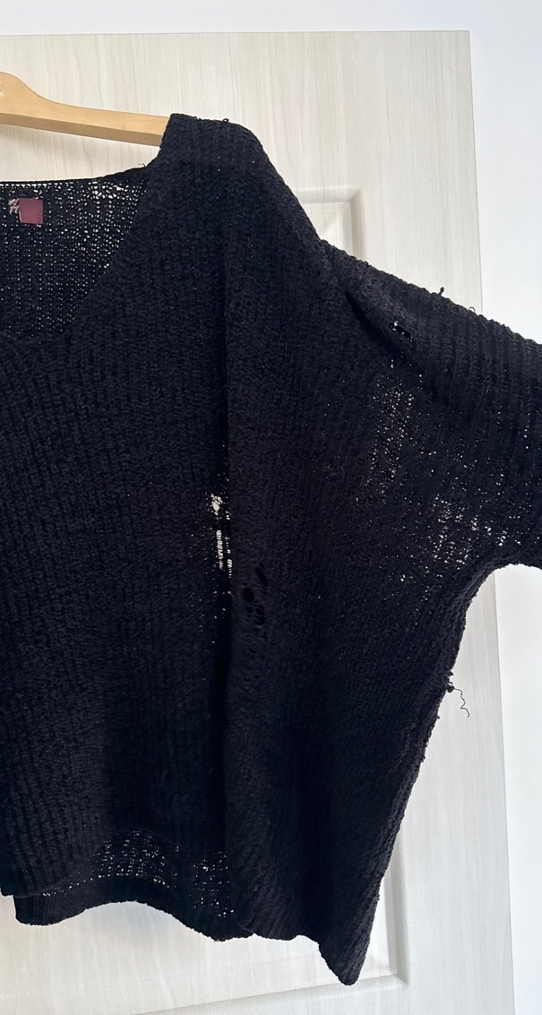 Siyah V Yaka Örgü Kadın Kazak - Görsel 4
