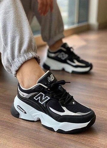 NEWBALANCE 990 V4 SPOR AYAKKABI 