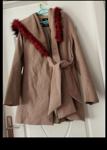 Kahverengi Yakası Tüylü Kaban - Görsel 2