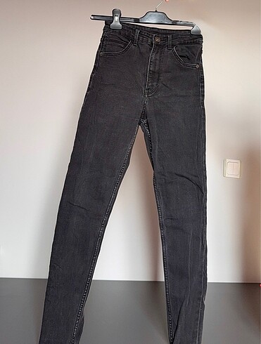 Bershka Siyah pantolon