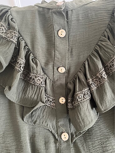 Haki tunik fırfırlı güpürlü 40/42 beden - Görsel 3