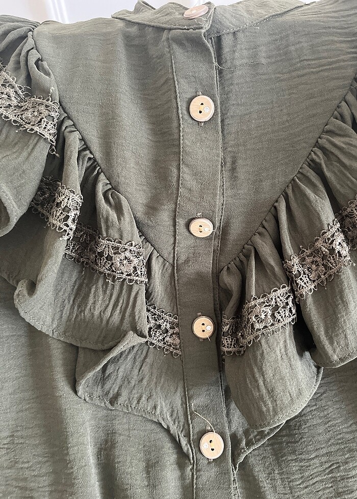 Haki tunik fırfırlı güpürlü 40/42 beden - Görsel 3