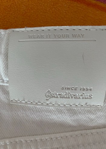 Düğmeli Beyaz Mini Kadın Kot Şort - Görsel 3