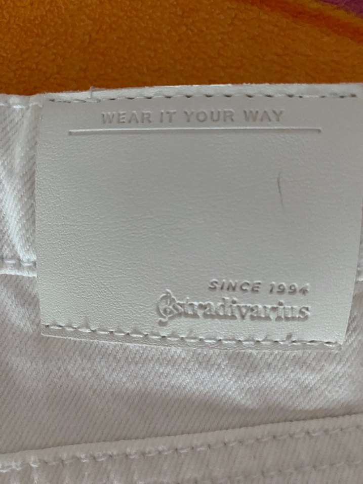 Düğmeli Beyaz Mini Kadın Kot Şort - Görsel 3