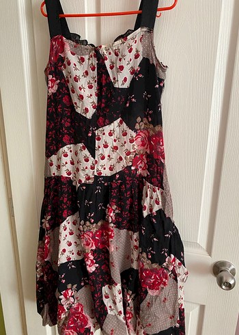 Çiçek Desenli Dantelli Uzun Kadın Elbise - Görsel 2