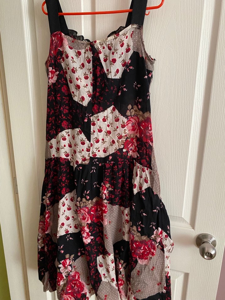 Çiçek Desenli Dantelli Uzun Kadın Elbise - Görsel 2