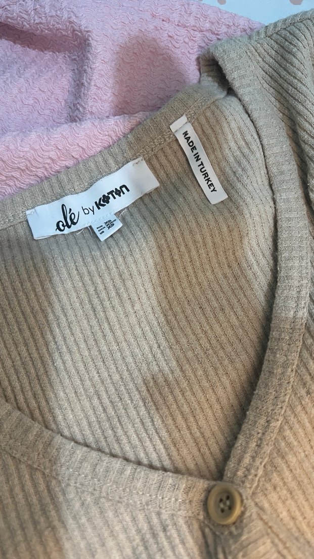 Düğmeli V Yaka Crop - Görsel 2