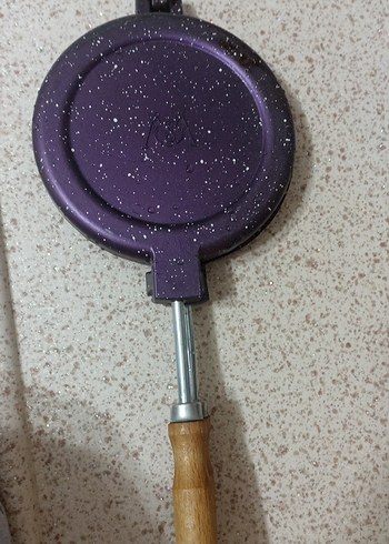 Diğer Waffle tavası.