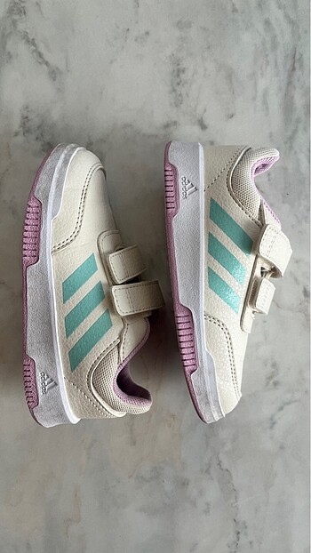 Adidas spor ayakkabı