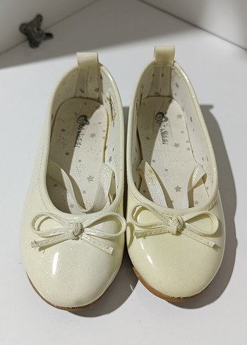 Kız Çocuk Beyaz Fiyonklu Babet Ayakkabı - Görsel 3