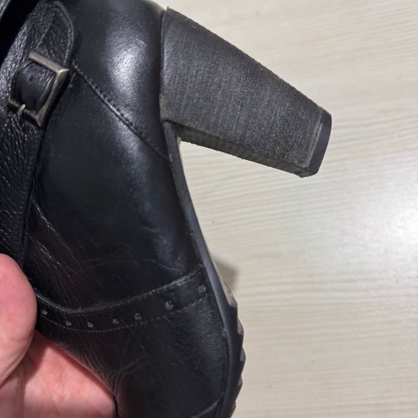 Şıklığın ve Rahatlığın Siyah Topuklu Botu — görsel 6/10