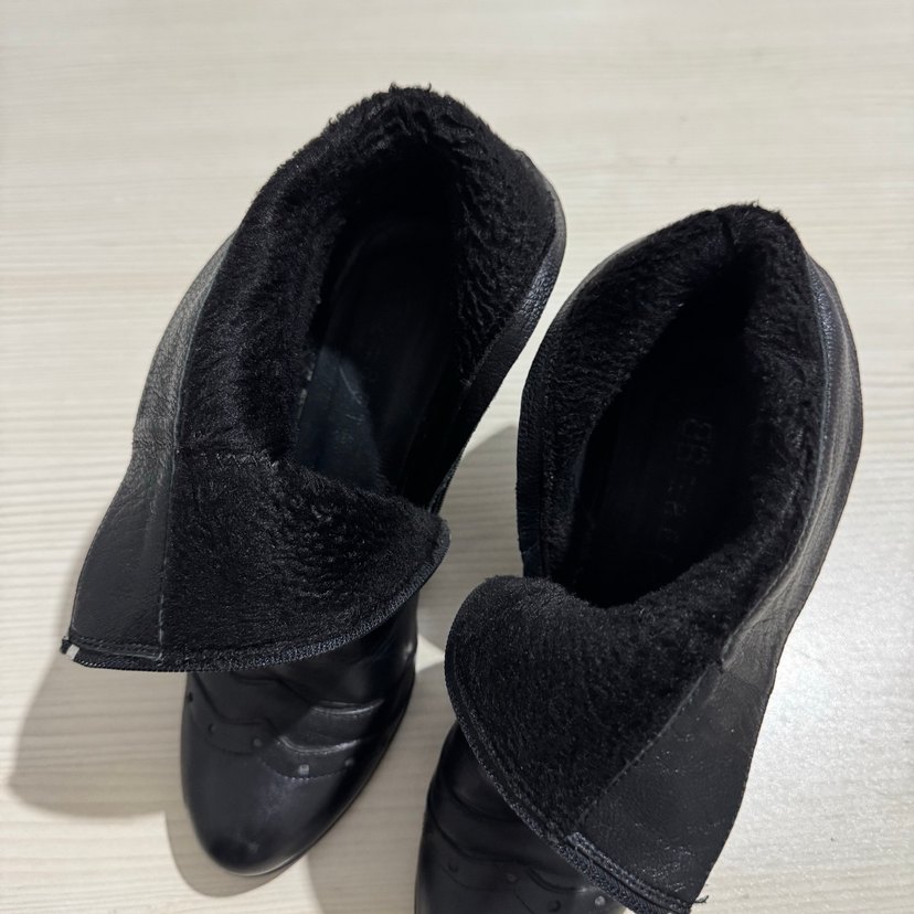 Şıklığın ve Rahatlığın Siyah Topuklu Botu — görsel 7/10