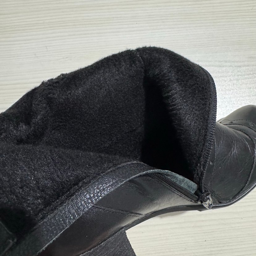 Şıklığın ve Rahatlığın Siyah Topuklu Botu — görsel 8/10