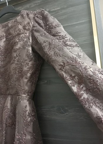 Uzun Kollu Kahverengi Nakışlı Vintage Kadın Elbise - Görsel 3