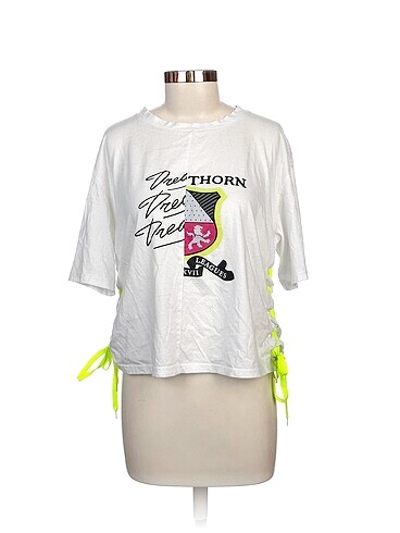 Twist T-shirt %70 İndirimli.