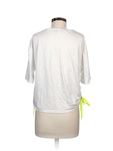 s Beden Twist T-shirt %70 İndirimli.