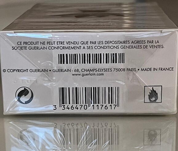 Beden Guerlain Le Petite Robe Noire Ma Robe Petales Eau Fraiche EDP 10