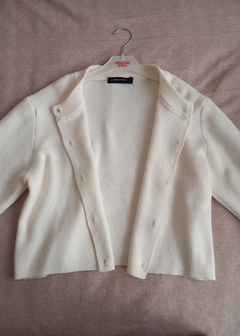 Düğmeli Beyaz Kadın Hırka - Görsel 2