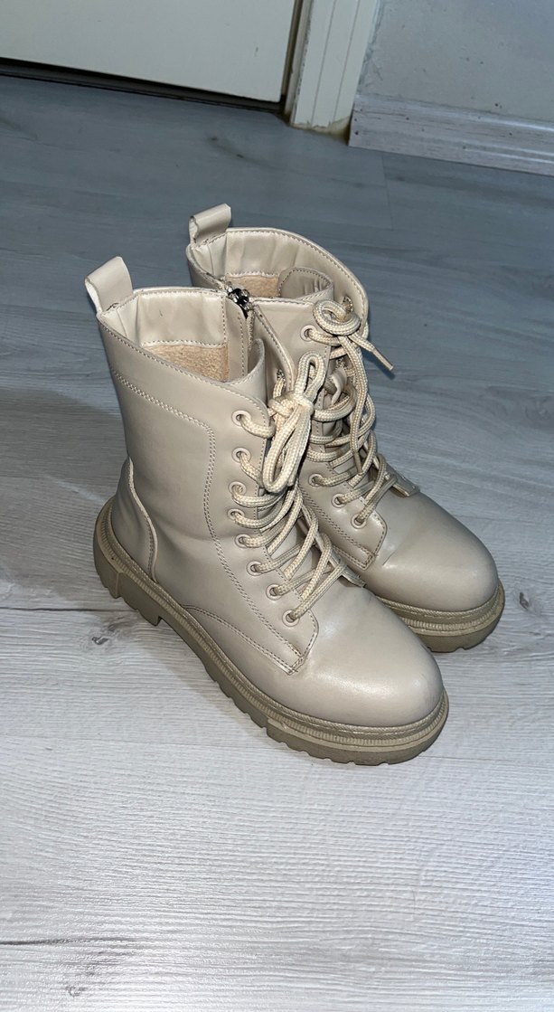 Bej Kadın Bağcıklı Normcore Bot - Görsel 2