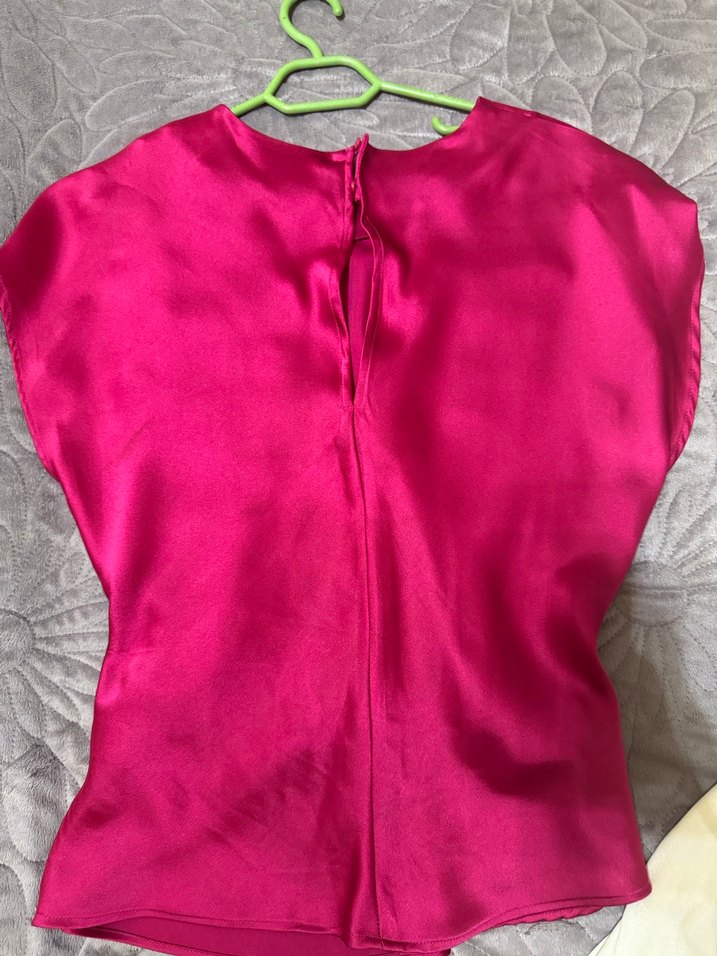 Pembe Saten Dökümlü Bluz - Görsel 4