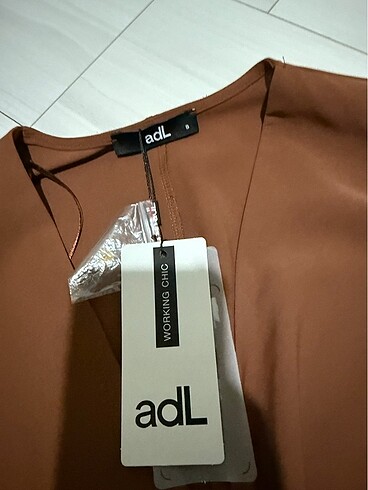 Adil Işık Adl bluz