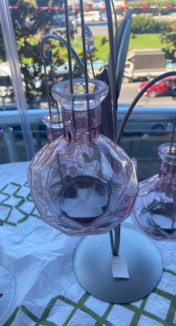 Pembe Cam Mumluk ve Gri Metal Stand - Görsel 2