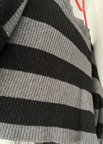 Gri Çizgili Kadın Triko Kazak - Görsel 3