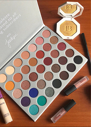 Diğer Morphe ~ Jacklyn Hill palet