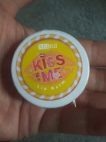Kiss me lip balm dudak besleyici