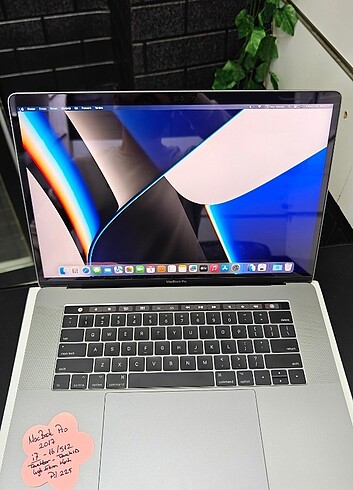 Macbook Pro 2017 - i7 - Touchbar - 16/512 SSD - Pil 225