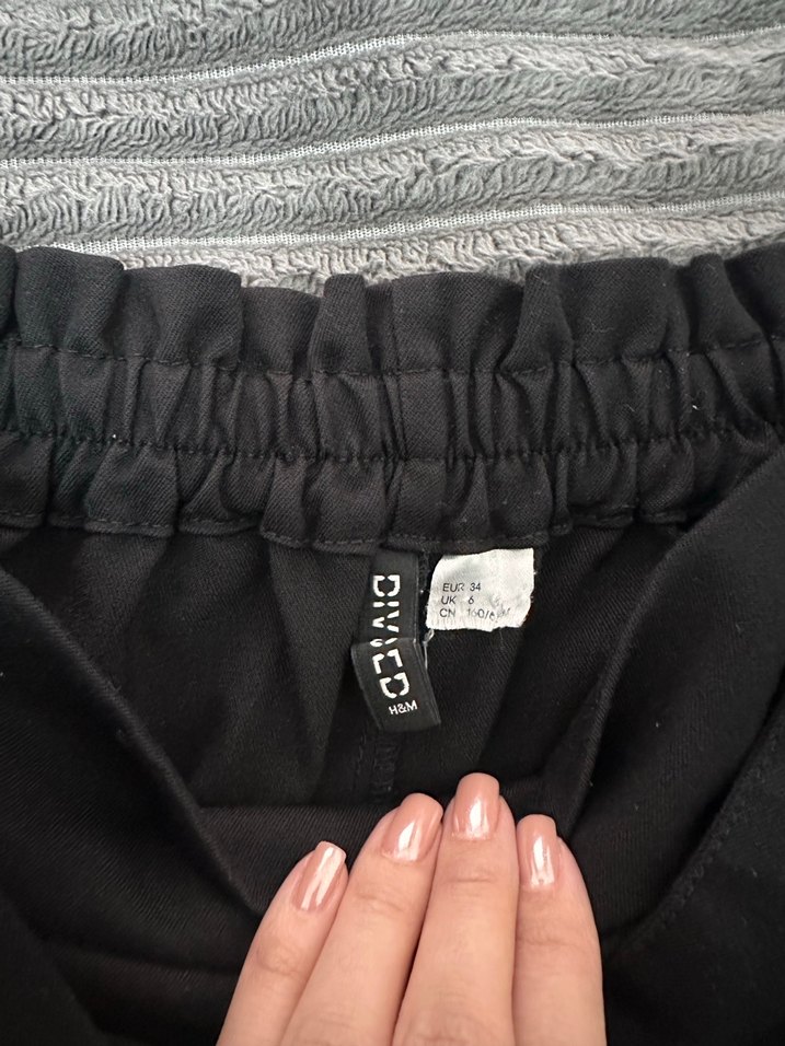 Siyah Kemerli Mini Şort - Görsel 2