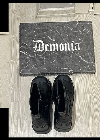 39 Beden siyah Renk demonia bot