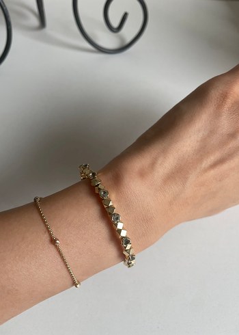 Parlak Altın Renkli Taşlı Bileklik - Görsel 3