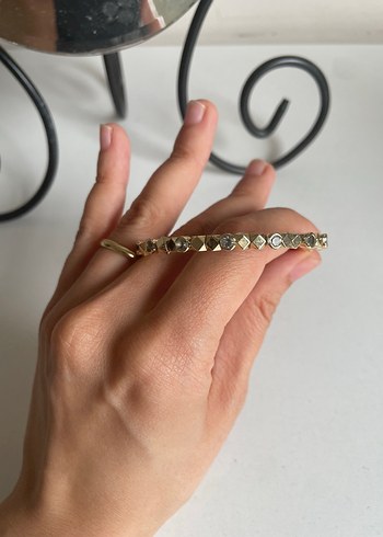 Parlak Altın Renkli Taşlı Bileklik - Görsel 2