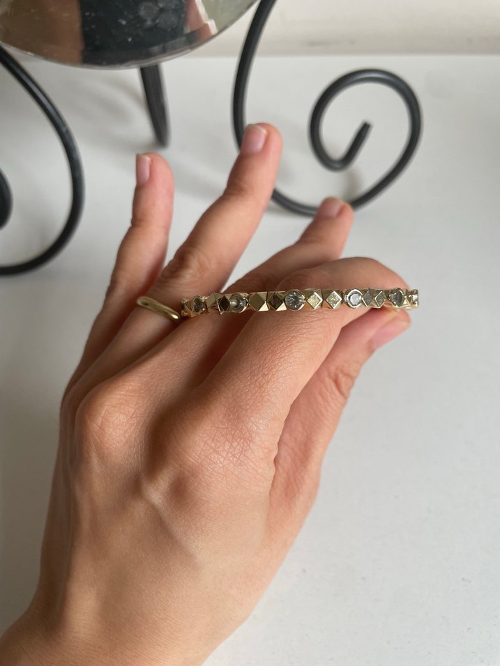 Parlak Altın Renkli Taşlı Bileklik - Görsel 2