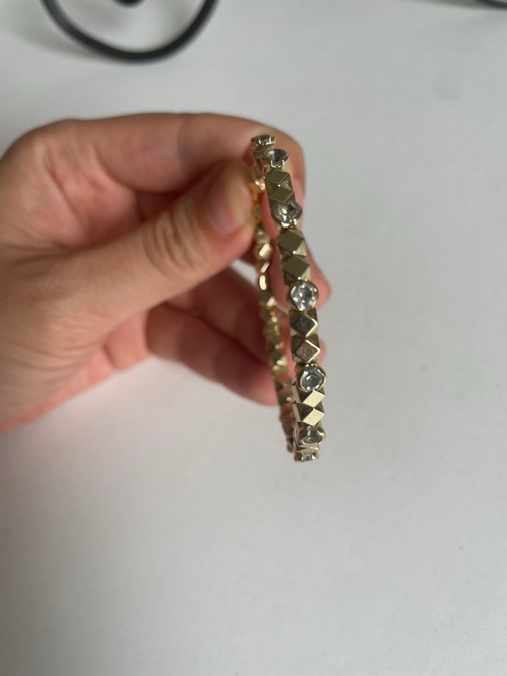 Parlak Altın Renkli Taşlı Bileklik - Görsel 5