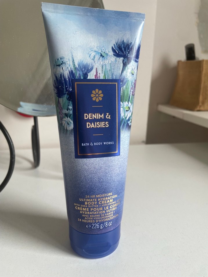 Bath and Body Works Denim & Daisies Shea İçeren Vücut Kremi - Görsel 2