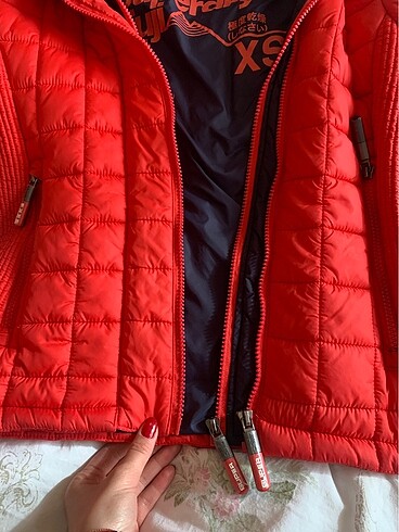 xs Beden kırmızı Renk Superdry marka 34 beden mont