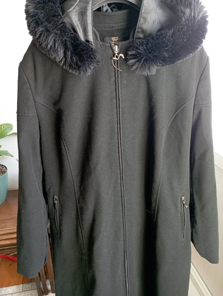 Siyah Uzun Kadın Kaban - Kürklü Detaylı - Görsel 3