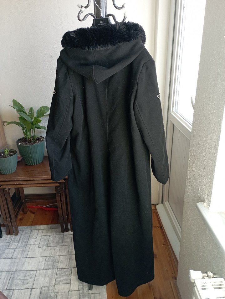 Siyah Uzun Kadın Kaban - Kürklü Detaylı - Görsel 4