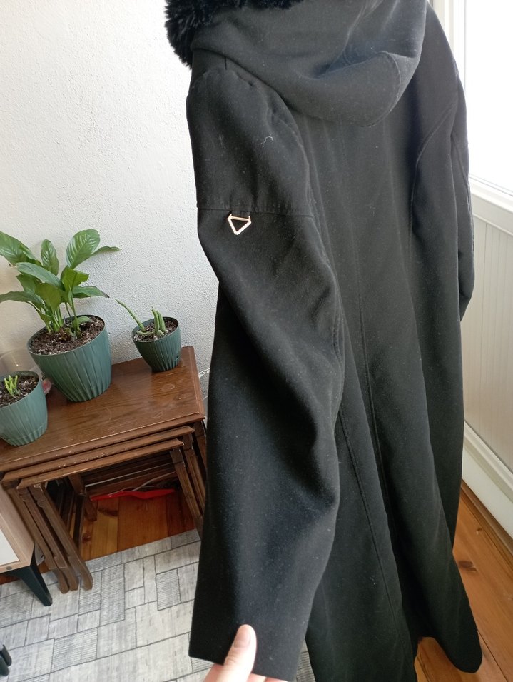 Siyah Uzun Kadın Kaban - Kürklü Detaylı - Görsel 5