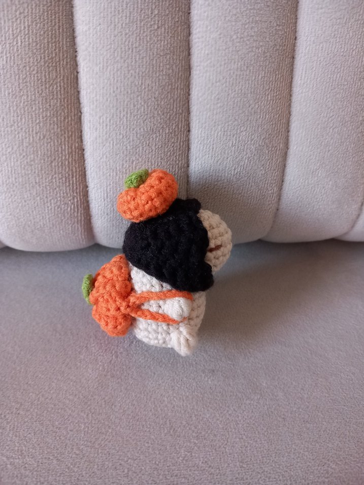 Balkabagi kostümlü capybara anahtarlık - Görsel 2