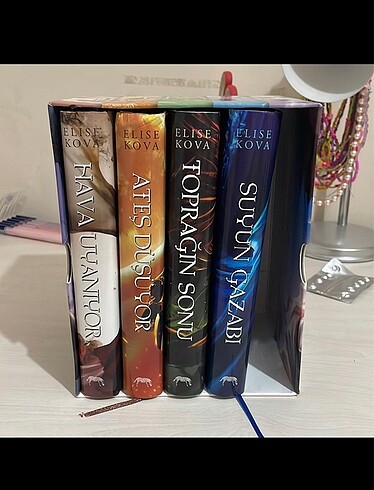 Hava Uyanıyor serisi ilk 4 kitap