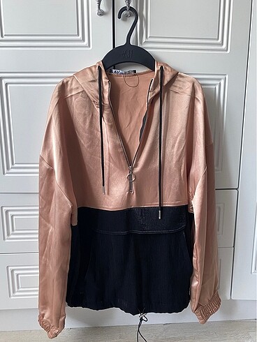 Zara sweatshirt