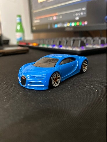 Hot wheels bugatti chiron