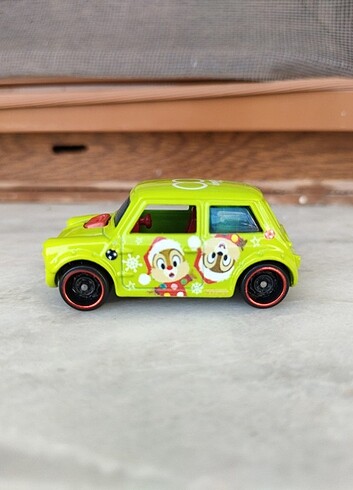  Beden Hot Wheels Disney 100 Temalı Morris Mini 