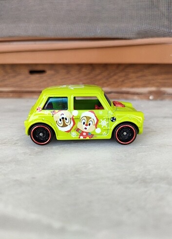 Hot Wheels Disney 100 Temalı Morris Mini 