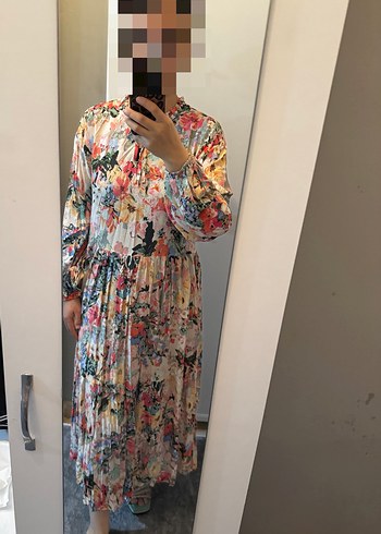 Çiçek Desenli Piliseli Bohem Uzun Elbise - Görsel 3