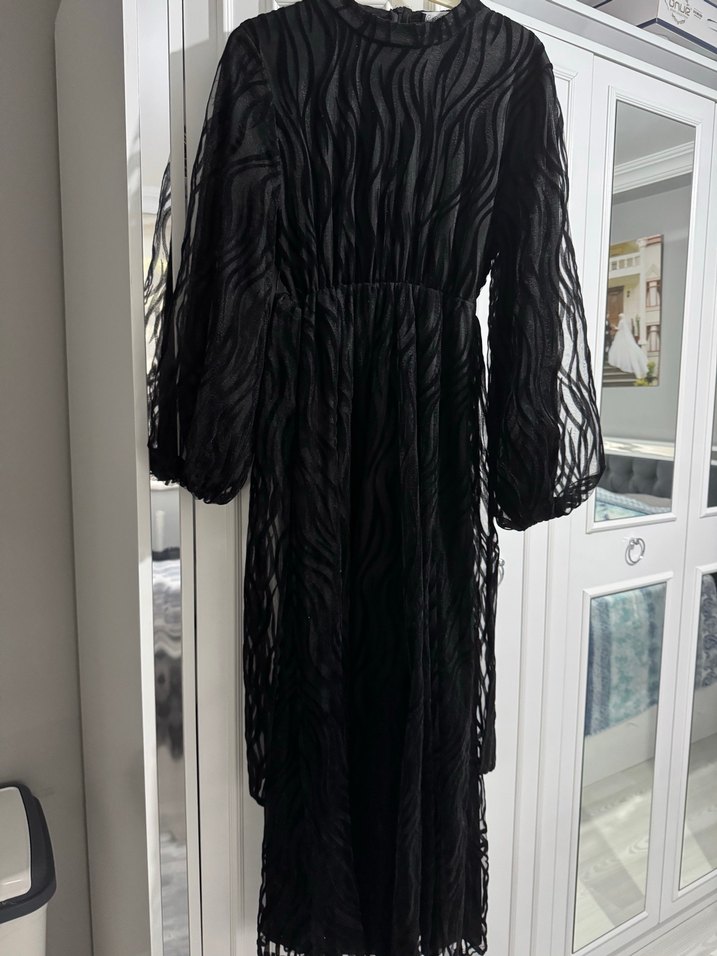 Zebra Desenli Uzun Kollu Siyah Elbise - Görsel 2